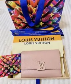 美品　ポルトフォイユ・カプシーヌ コンパクト。マグノリア価格: 138,600円