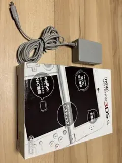 【動作品】New任天堂　3DSLL 本体パールホワイト箱、説明書付、充電器セット