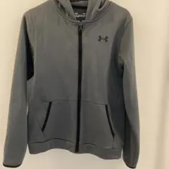 Under Armour グレー フード付きパーカー YXL
