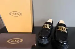 TOD'S 黒 ローファー 金属バックルのサムネイル