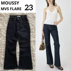 【美品】MOUSSY フレア デニムパンツ 革パッチ 小柄 裾カット 濃紺 23