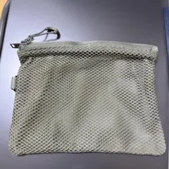 オリーブグリーン トラベルポーチ