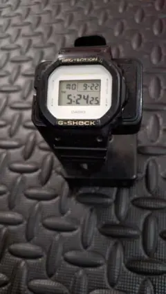 ジーショック　dw5600