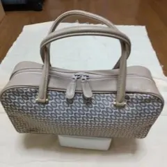幾何学模様 ベージュ バッグ