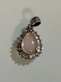 涙型オパール風ペンダント　天然石