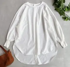 Audrey and John Wad バックボタンロングブラウス 美品 袖リブのサムネイル