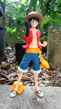 ワンピース ルフィ フィギュア