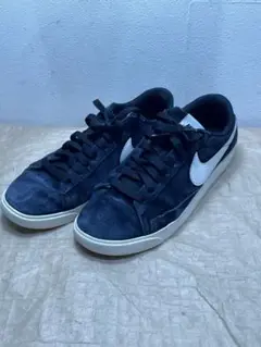 7.22 AV9373-001 NIKE スニーカー　25CM
