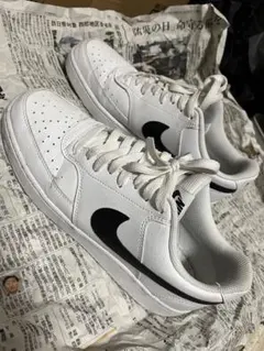 Nike コートビジョン　白　黒　27cm