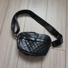 ブラック キルティング ショルダーバッグ