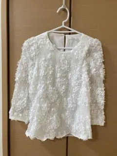 押花　ふわふわ　ブラウス　ホワイト 花柄レース 五分袖ブラウス