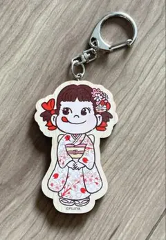 不二家 ペコちゃん 木製キーホルダー 着物 ひのき 美品のサムネイル