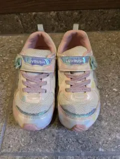 LUVRUSH スニーカー