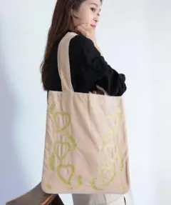 Casselini べロア刺繍 トートバッグ ベージュ　ハート柄