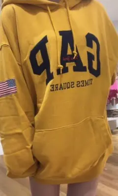 GAP限定パーカーのサムネイル