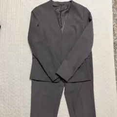 GU グレー ノーカラー パンツスーツ セットアップ