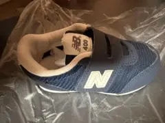 New Balance 400 ネイビー スニーカー 右足