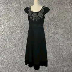 ローラアシュレイ ロングワンピース/ドレス Aライン 花刺繍 黒 美シルエット