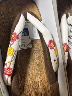 【閉店セール】花柄の木製下駄 23.0〜24.5cm
