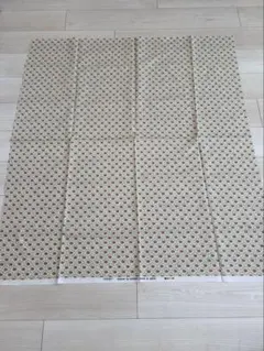 ソレイアード　SOLEIADO 布 112x103cm