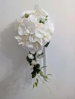 キャスケードブーケ、ブートニアセット　胡蝶蘭、薔薇
