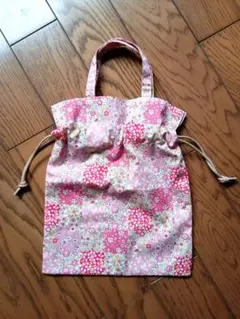 ハンドメイド 巾着バッグ 花柄 パッチワーク風 手提げ サブバッグ 可愛い春色