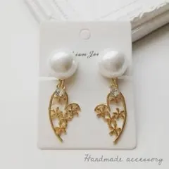 パールカボション　ハート　フラワー　ビジュー　イヤリング　ピアス　ハンドメイド