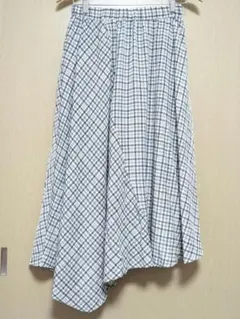 a.v.v standard チェック フレアイレヘムスカート 白のサムネイル