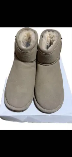 bearpaw ムートンブーツ　ベージュ　24㎝　US7 ショートブーツ