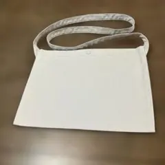 ホワイトキャンバスサコッシュ