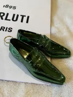 2026年最新】ベルルッティ ノベルティ チャームの人気アイテム - メルカリ