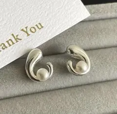 本真珠　天然淡水パール　ピアス　シルバー925 上品デザイン　ウェーブデザイン