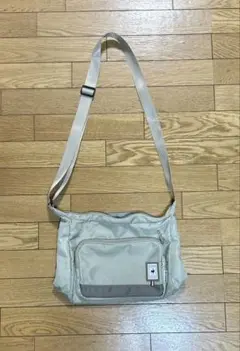 【ルコック】ベージュ ショルダーバッグ 外ポケット付き