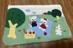 未使用に近いファミリア　編み込みニットポーチ　大きいサイズ