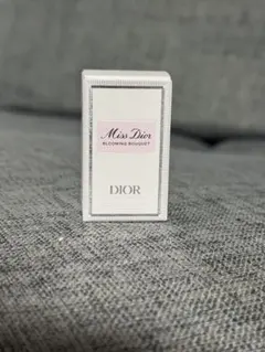 【新品未使用】ミスディオール ブルーミングブーケ 5ml ミニチュア
