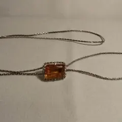 オレンジエメラルドカットネックレス