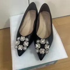 アルテミス　バイ　ダイアナ　ビジュー付きシューズ