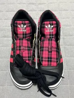 adidas ハイカットスニーカー ピンク　チェック柄　22.5cmのサムネイル