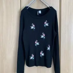 H&M 花刺繍トレーナー　黒　Mサイズ②