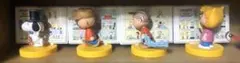 ガチャガチャ PEANUTS スヌーピー　カプセルストーリーフィギュア