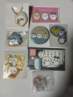 ちいかわ 缶バッジ ラバーキーホルダー アクキー ステッカー モモンガ ハチワレ