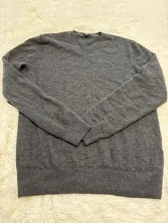 【美品‼️】ユニクロ　カシミア 100% Vネックニット　セーター　M