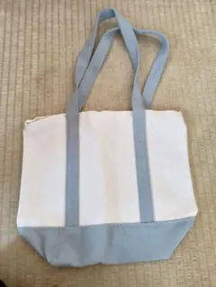 新品、未使用、ホワイト/ブルー キャンバストートバッグのサムネイル