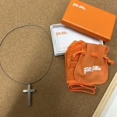 フォリフォリネックレス　クロスペンダント