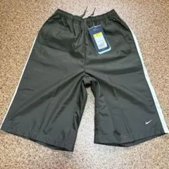 【新品タグ付き】　NIKE ナイキ　ハーフパンツ　半ズボン　軽い