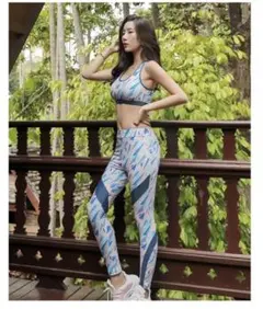 エンジェルルナ　フィットネス 水着　水陸両用　幾何学模様