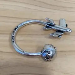 Marcbymarcjacobs飛行機と地球儀のキーホルダー