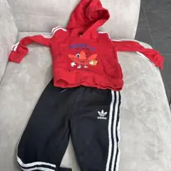 adidasキッズとレーナ、ラインパンツセット