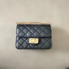 ショルダーバッグ ブラック キルティング　黒　チェーン
