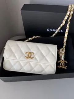 CHANELスマホショルダー、ミニウォレットチェーンbag、ホワイト